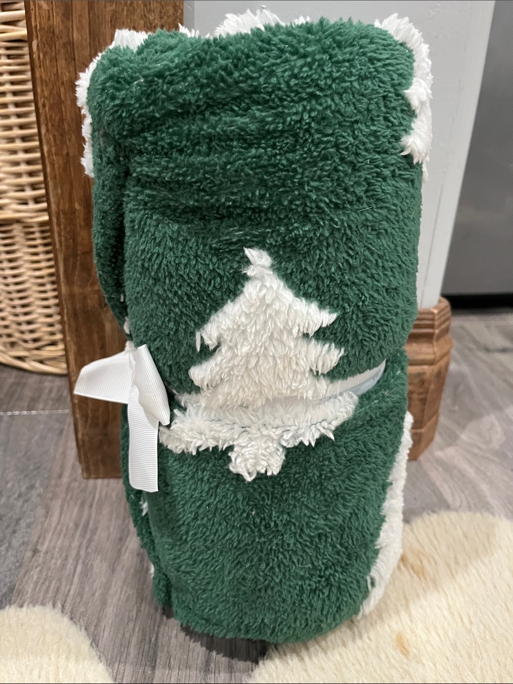 Cozy Green Holiday Tree Plush Throw Blanket